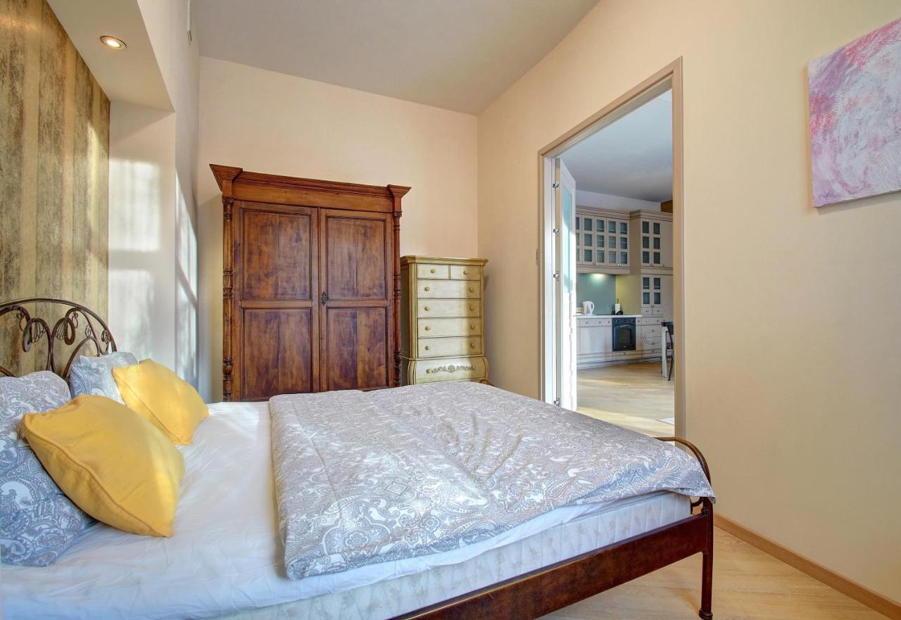 Romantic City Center Apartment In Old Town Вильнюс Экстерьер фото